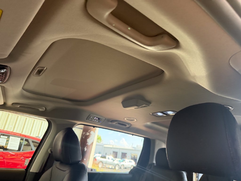 Certified 2025 Kia Carnival SX FWD image 20