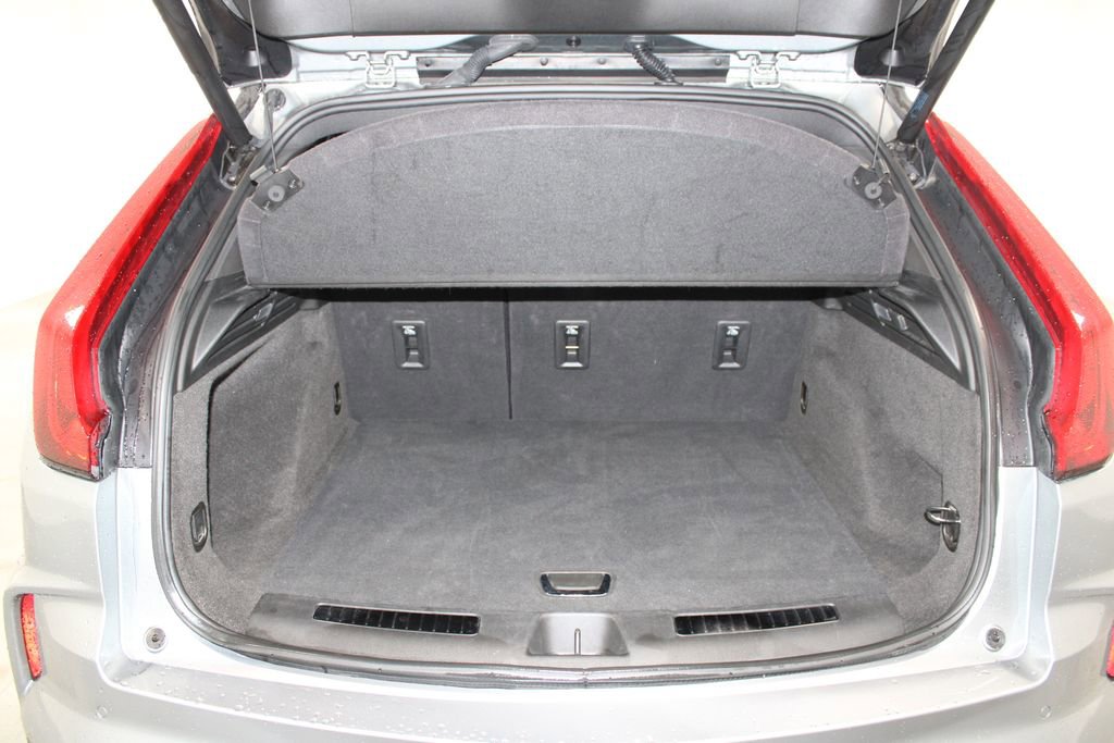 Used 2024 Cadillac XT4 Premium Luxury image 13