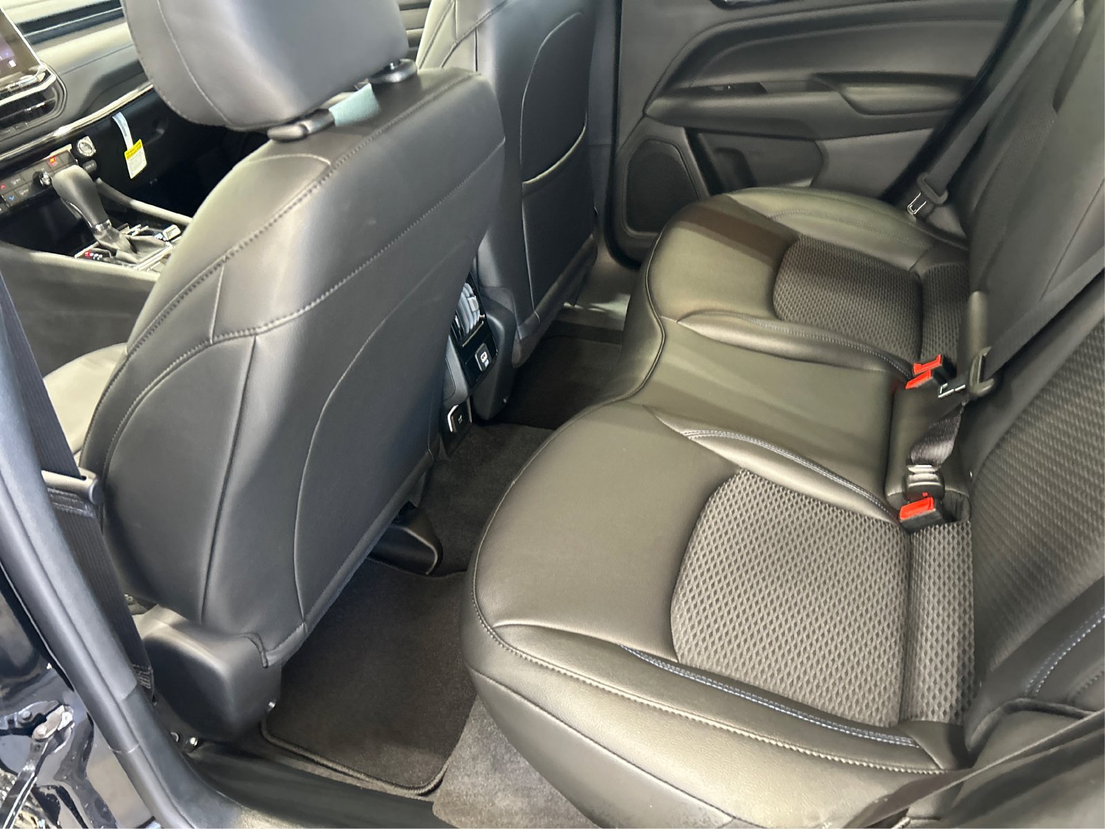 New 2026 Jeep Compass Latitude AWD/4WD image 10