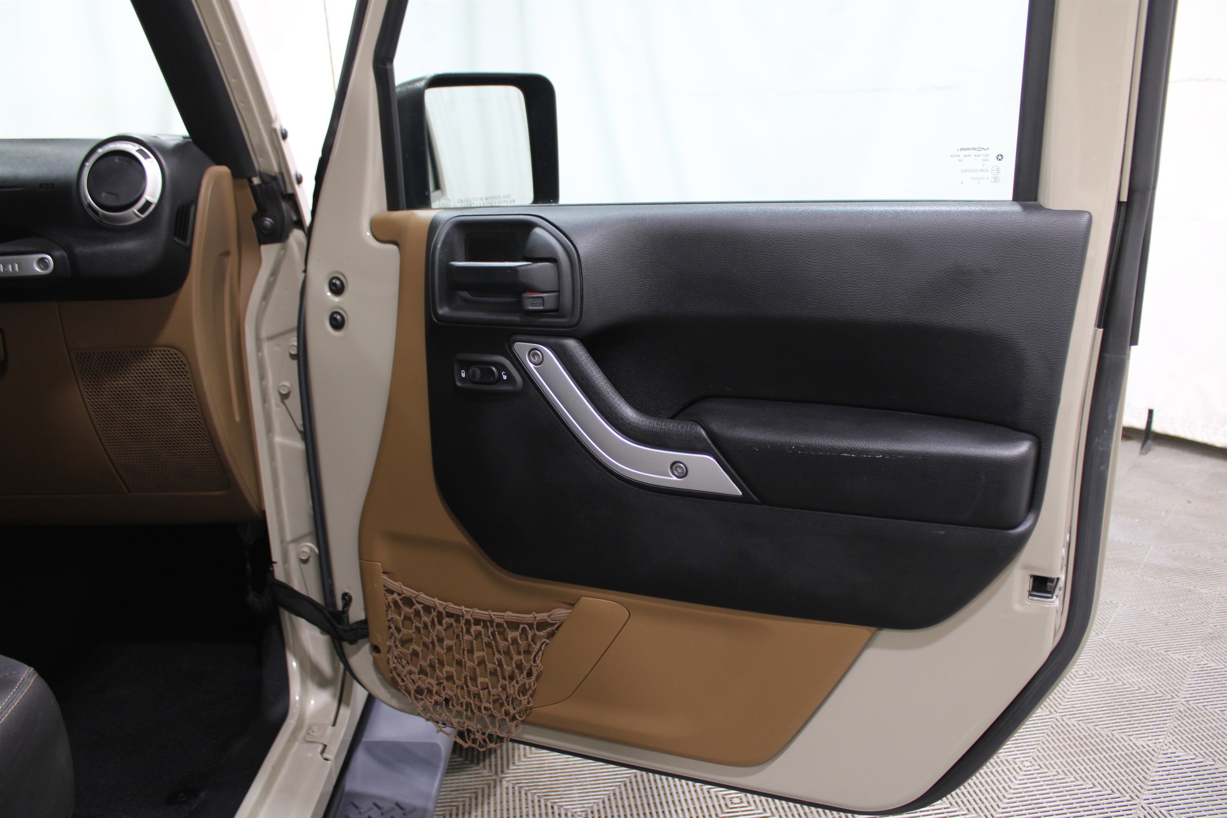 Used 2018 Jeep Wrangler Unlimited Sahara image 17