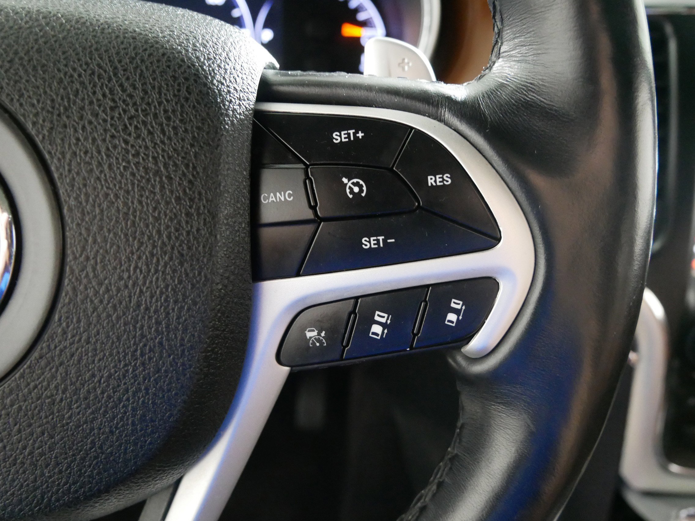 Used 2018 Jeep Grand Cherokee Summit image 28