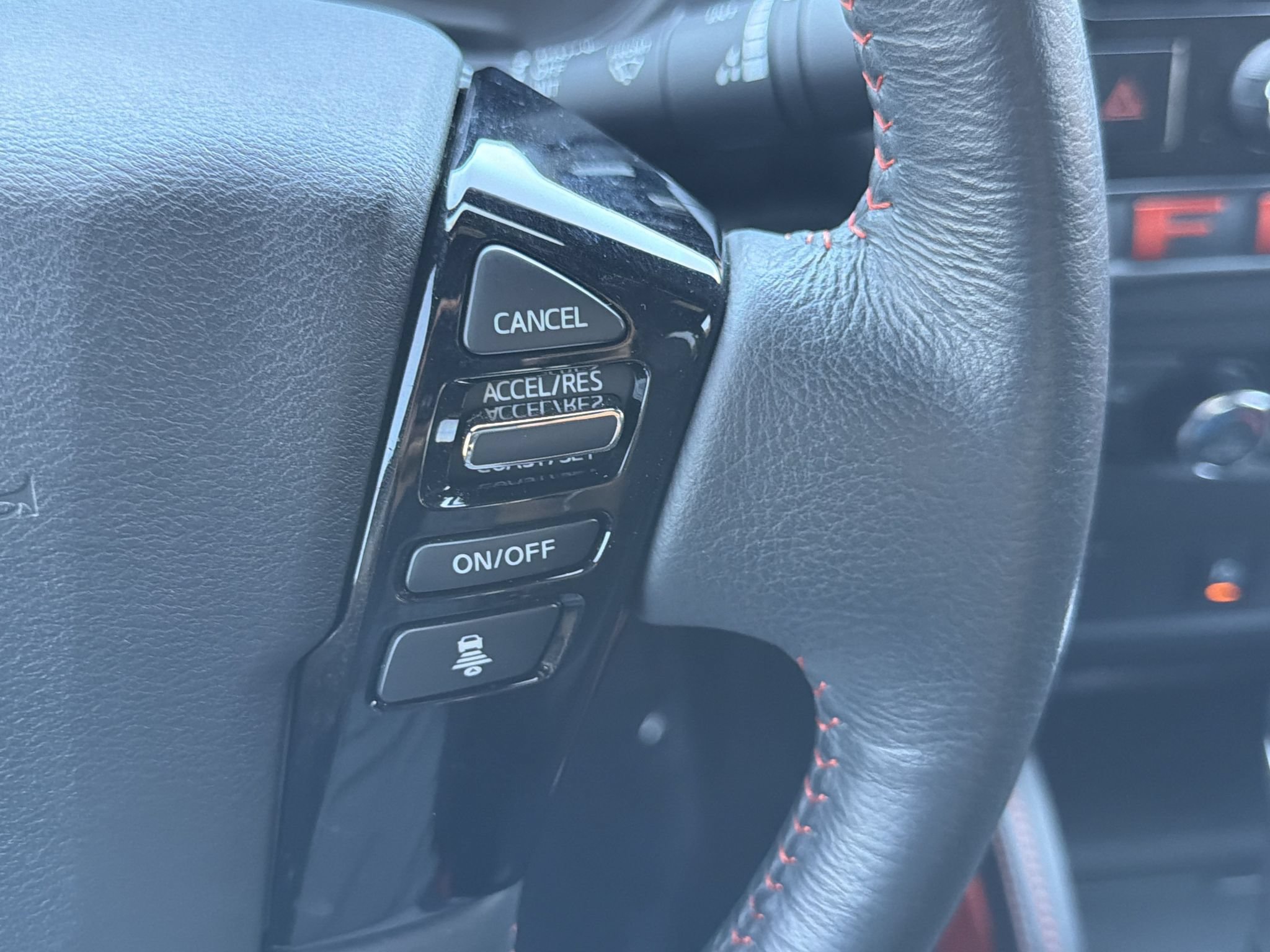 Used 2025 Nissan Frontier Pro-X RWD image 9