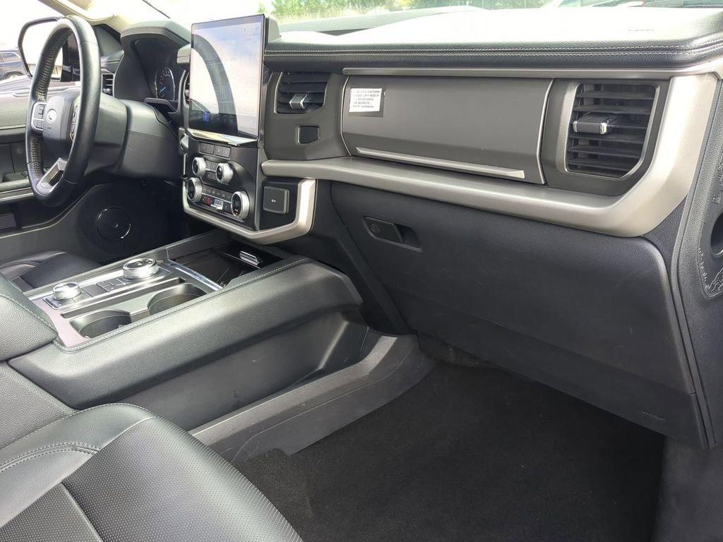 Used 2024 Ford Expedition XLT AWD/4WD image 20