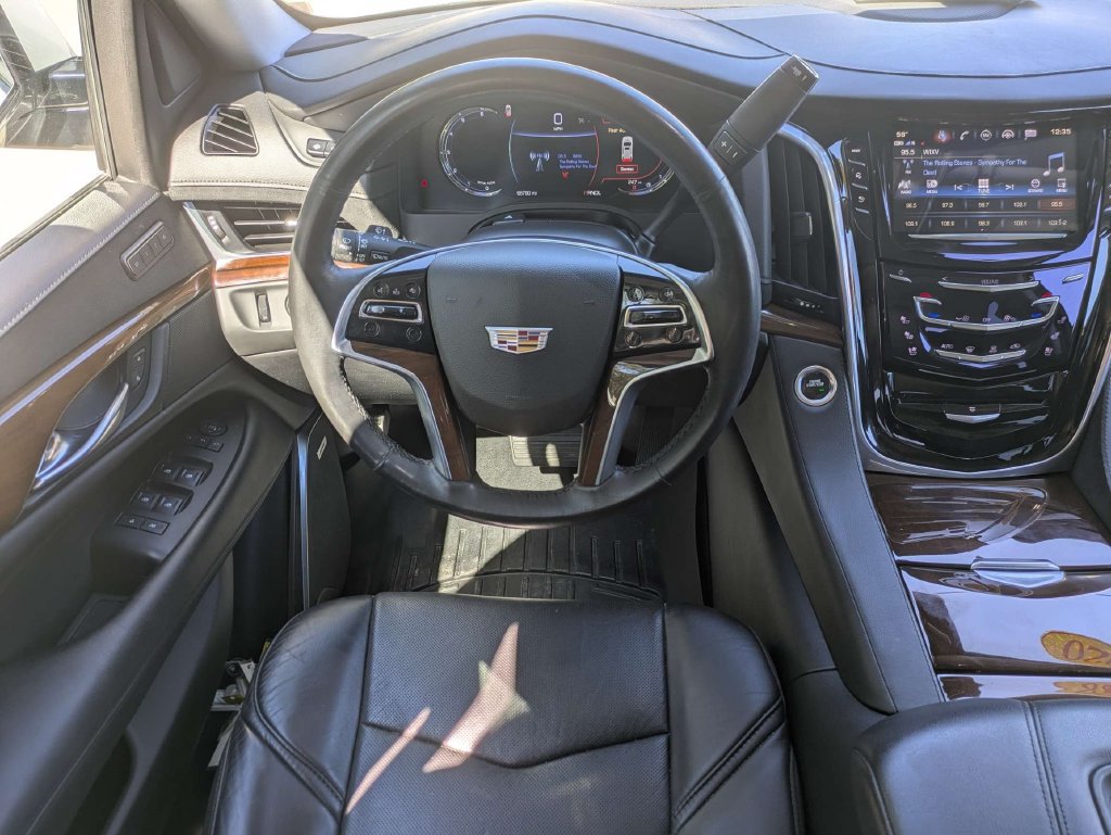 Used 2020 Cadillac Escalade Luxury AWD/4WD image 17