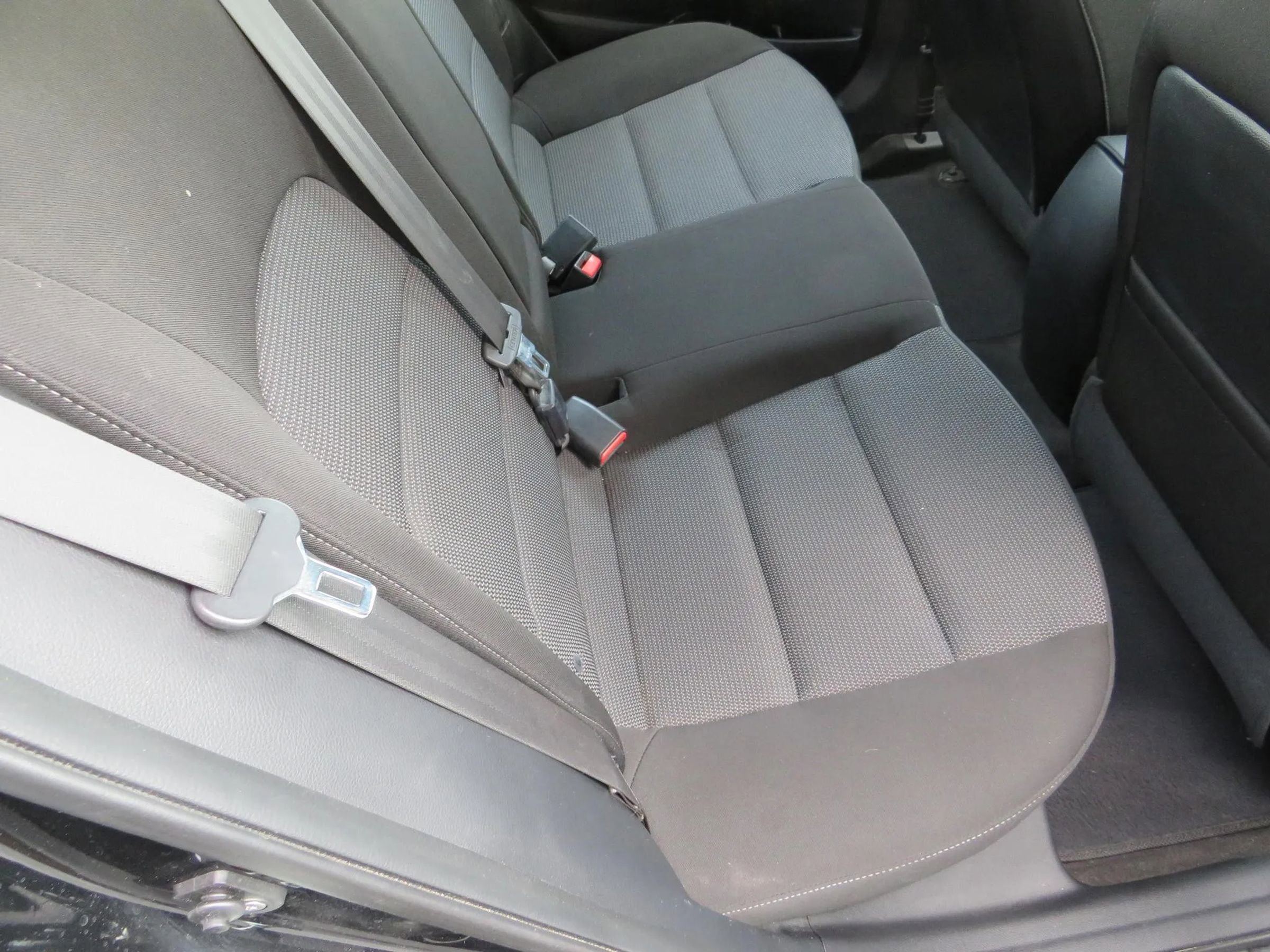 Used 2017 Kia Forte LX image 38