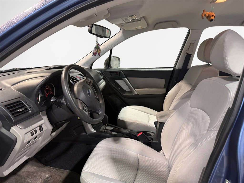 Used 2015 Subaru Forester 2.5i w/ Alloy Wheel Package image 9