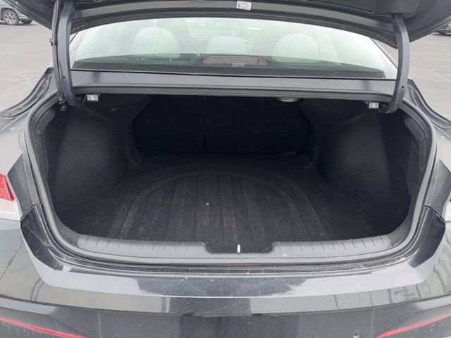 Used 2024 Hyundai Elantra Limited image 8