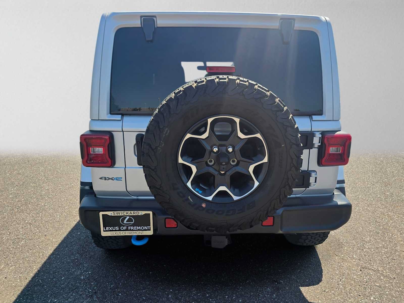 Used 2023 Jeep Wrangler Unlimited Rubicon 4xe w/ Cold Weather Group AWD/4WD image 4