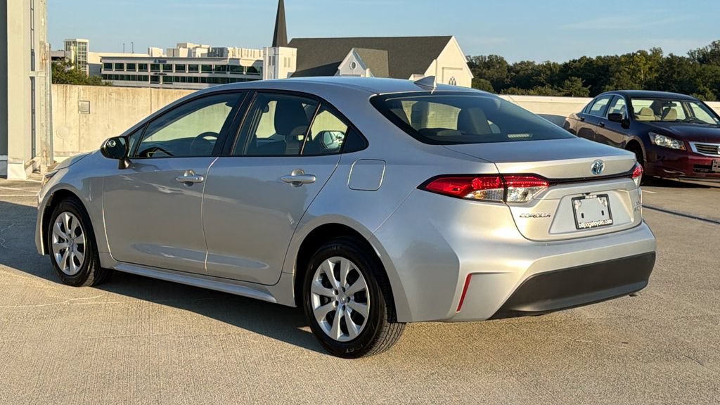 Used 2024 Toyota Corolla LE FWD image 3