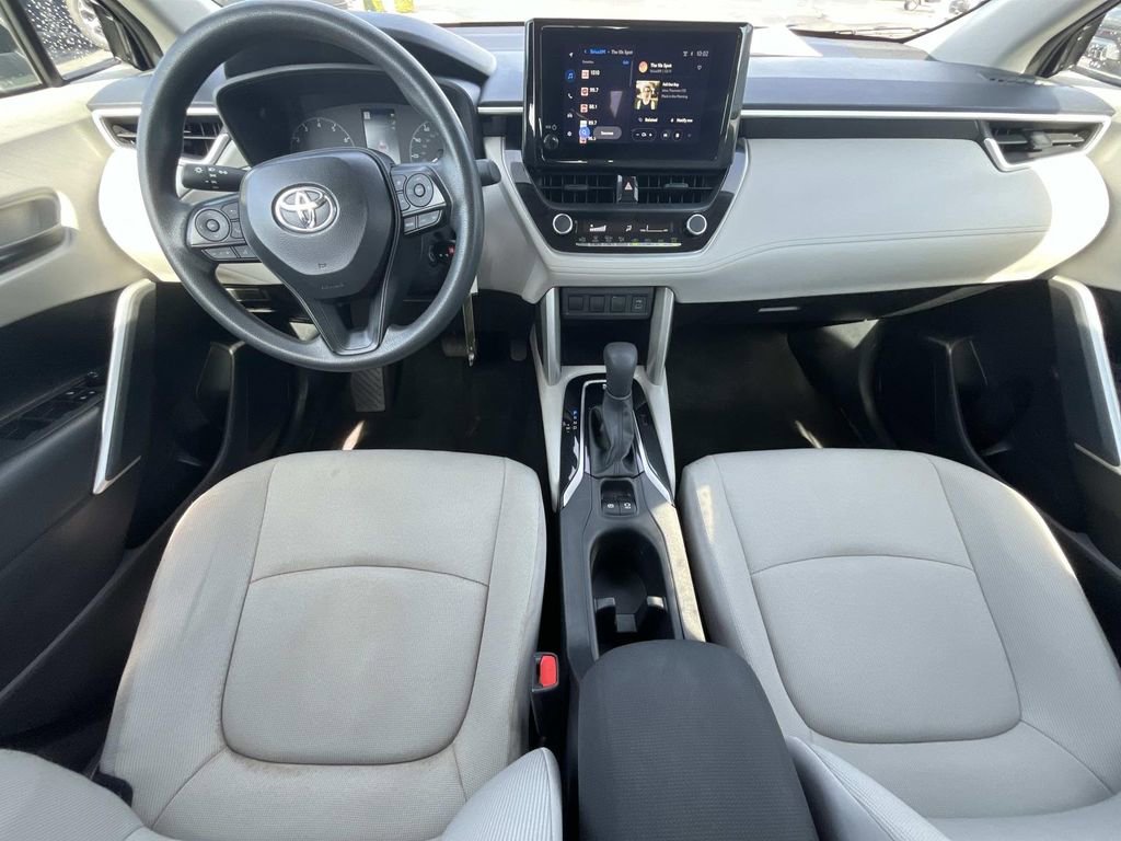 Used 2025 Toyota Corolla Cross L image 13