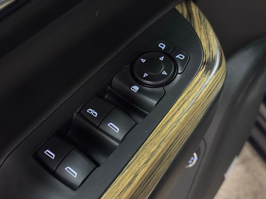 Used 2017 GMC Acadia Denali w/ Technology Package image 32