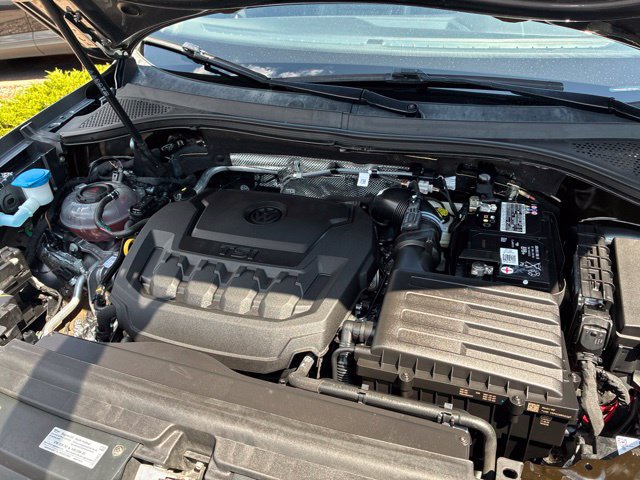 Used 2023 Volkswagen Tiguan SE w/ Panoramic Sunroof Package AWD/4WD image 9