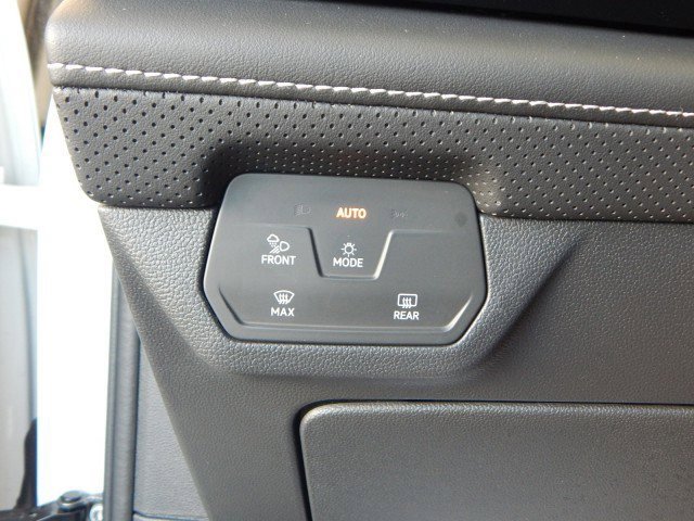 Used 2024 Volkswagen Atlas SE image 22