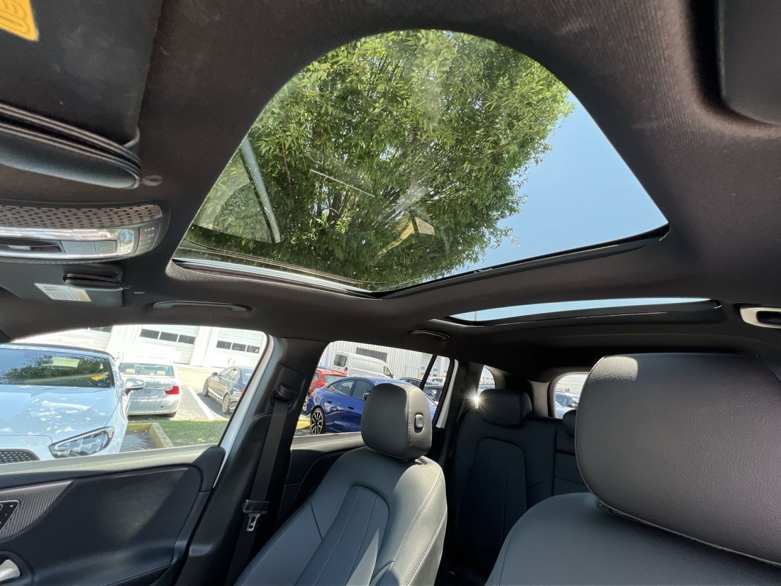 Used 2023 Mercedes-Benz GLB 250 4MATIC image 25