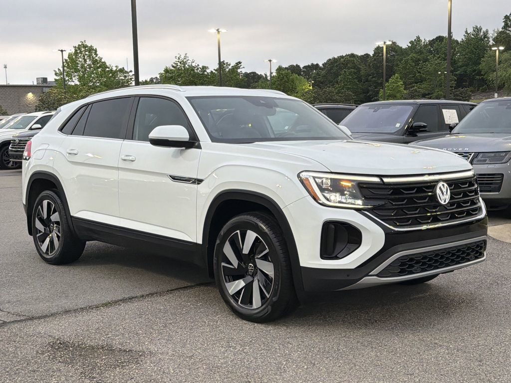 Used 2024 Volkswagen Atlas Cross Sport SE FWD image 7