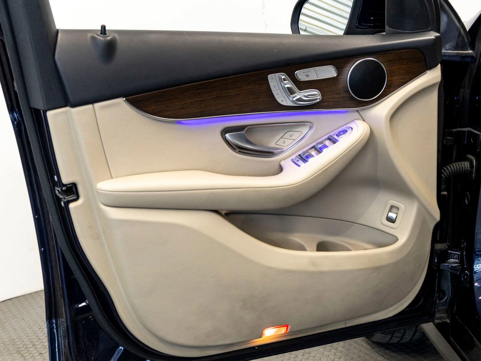 Used 2022 Mercedes-Benz GLC 300 4MATIC image 12