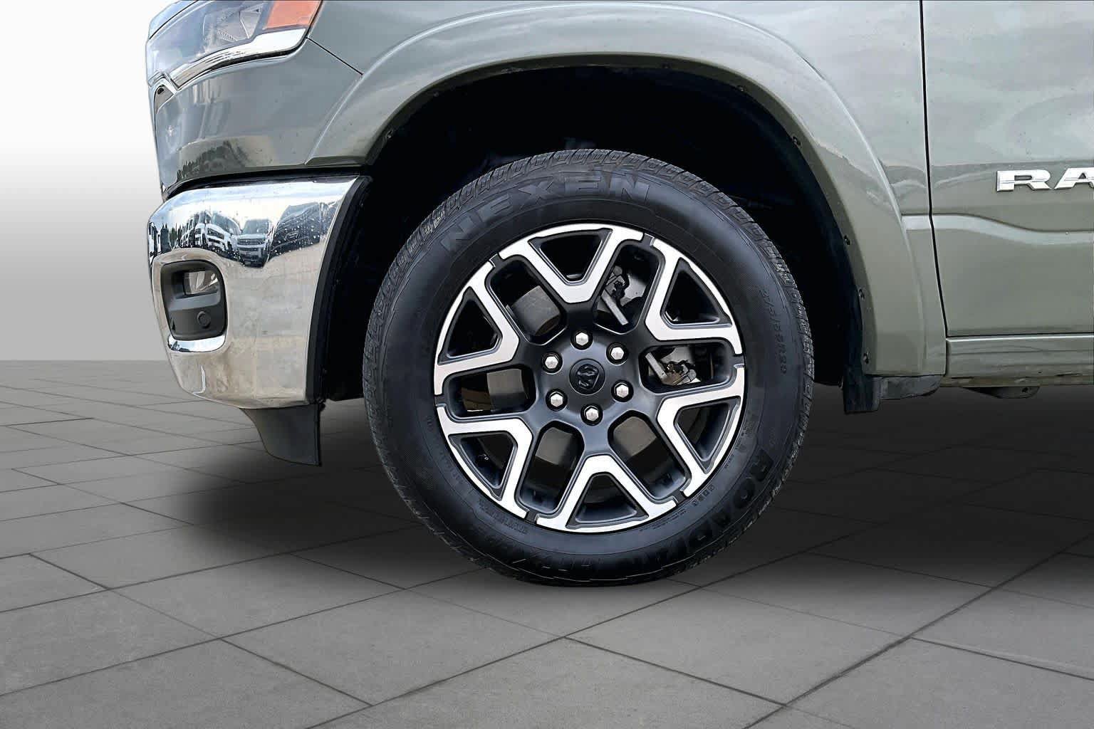 Used 2026 RAM 1500 Laramie AWD/4WD image 11