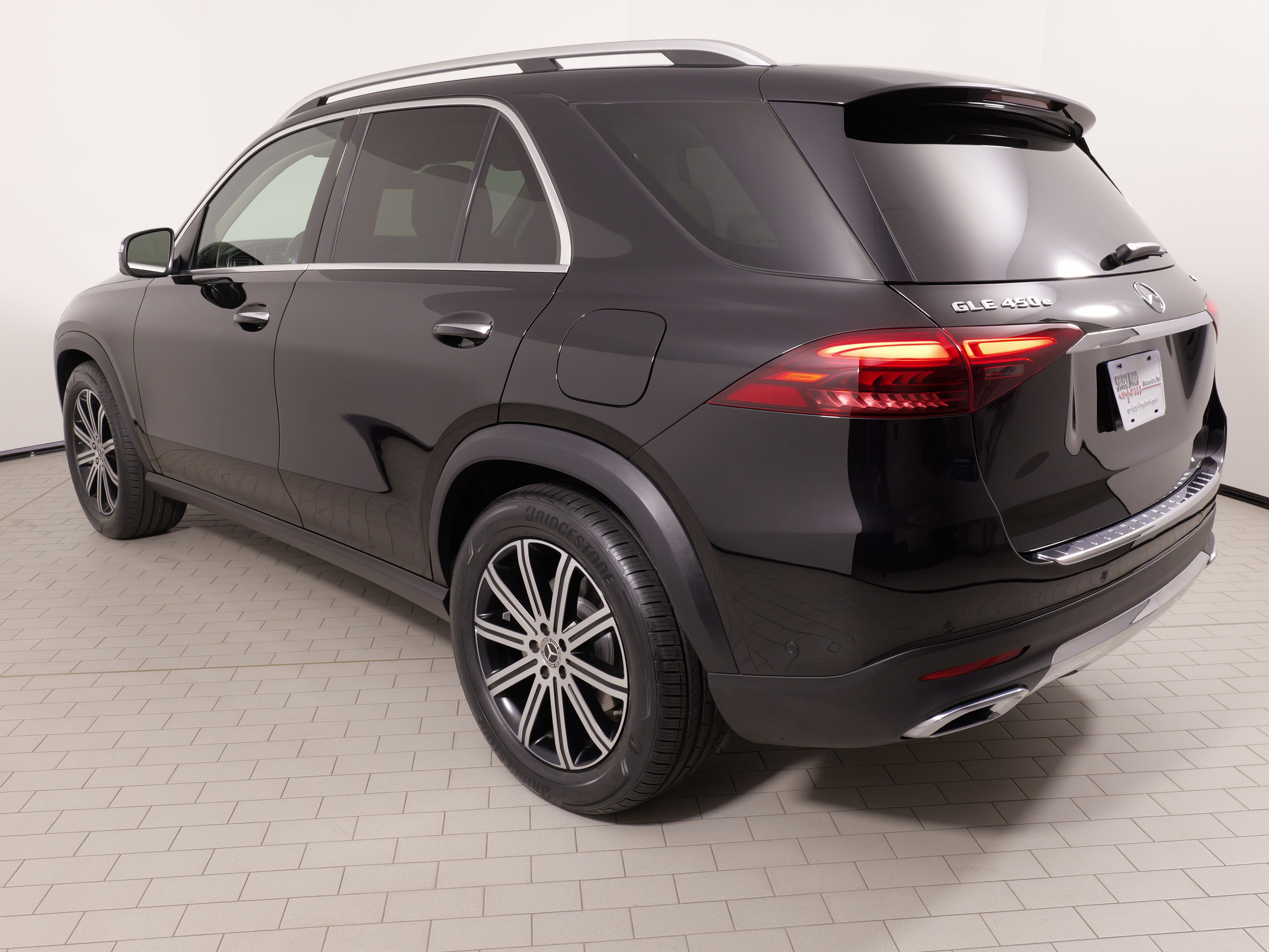 Used 2024 Mercedes-Benz GLE 450e 4MATIC image 16