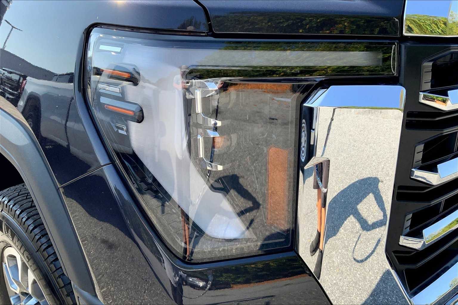 New 2025 GMC Sierra 3500 SLT w/ SLT Premium Package AWD/4WD image 13