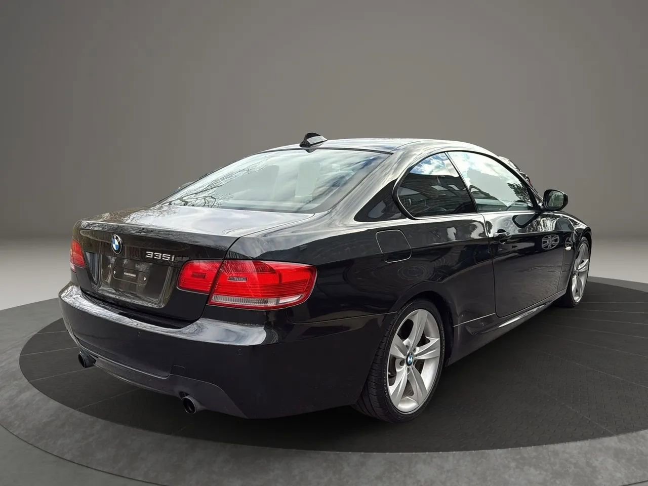 Used 2010 BMW 335i Coupe image 5