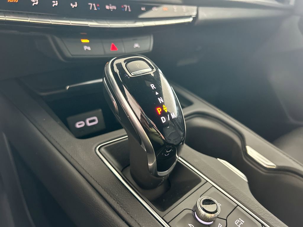 Used 2025 Cadillac XT4 Premium Luxury FWD image 29
