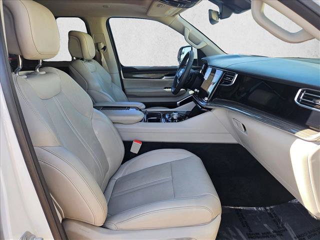 Used 2022 Jeep Wagoneer Series III w/ Premium Group I AWD/4WD image 25