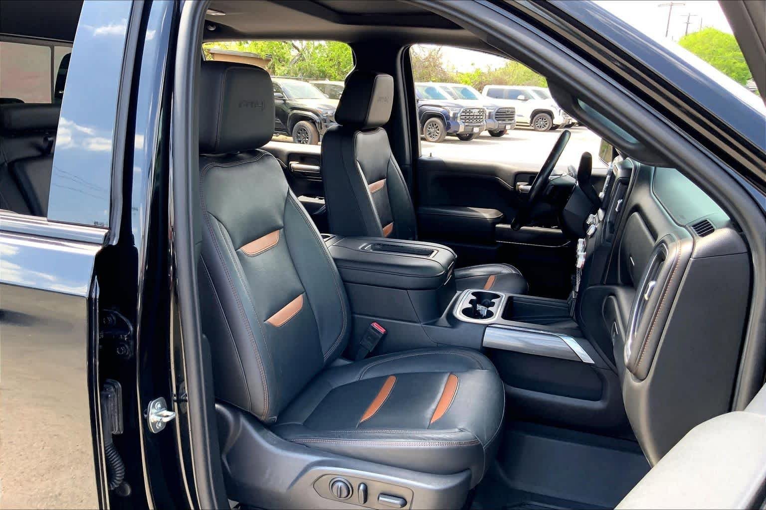 Used 2019 GMC Sierra 1500 AT4 w/ AT4 Premium Package image 9