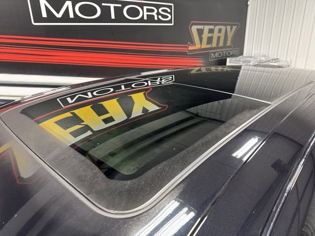 Used 2023 Lincoln Nautilus Reserve w/ Monochromatic Package image 8