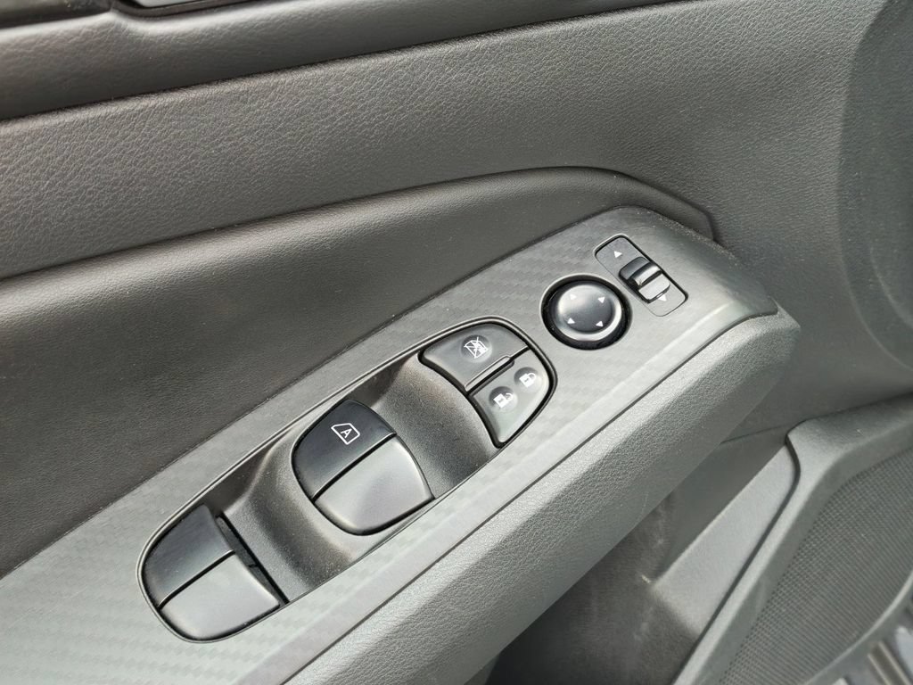 Used 2024 Nissan Altima 2.5 SV FWD image 10