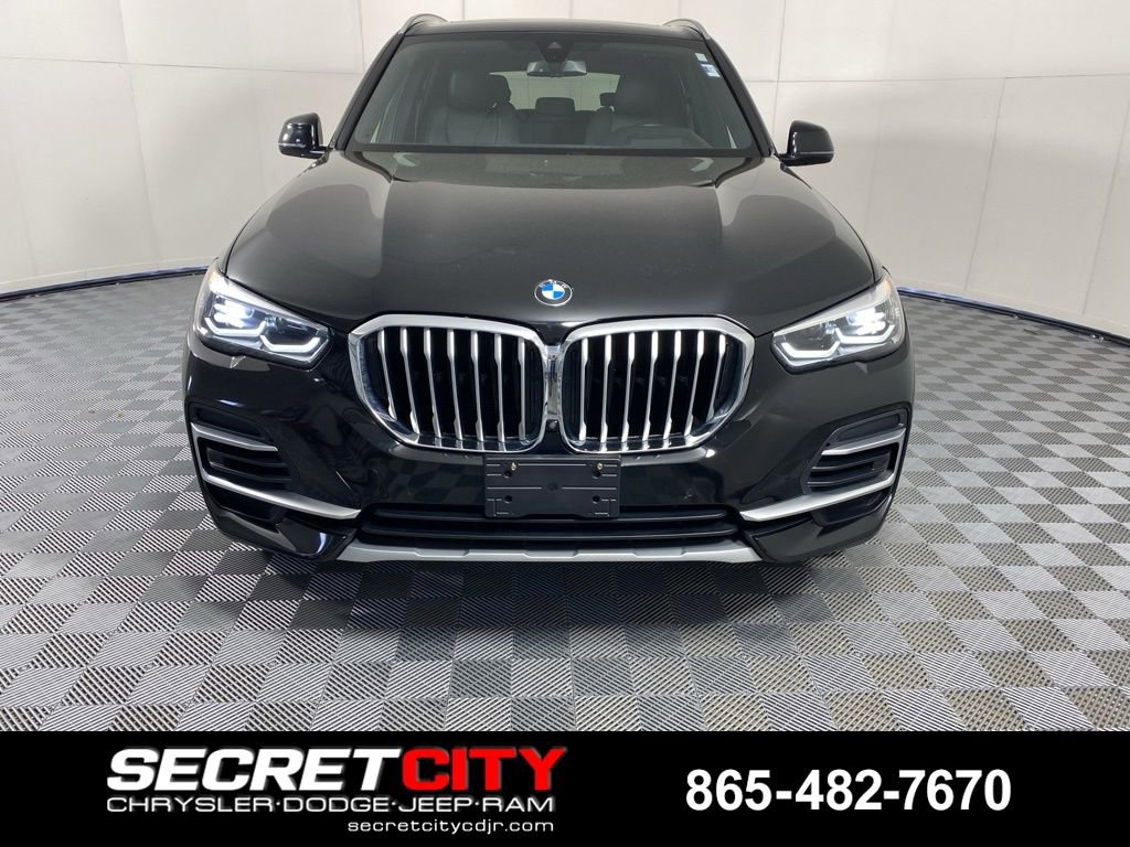 Used 2022 BMW X5 xDrive40i w/ Premium Package AWD/4WD image 2