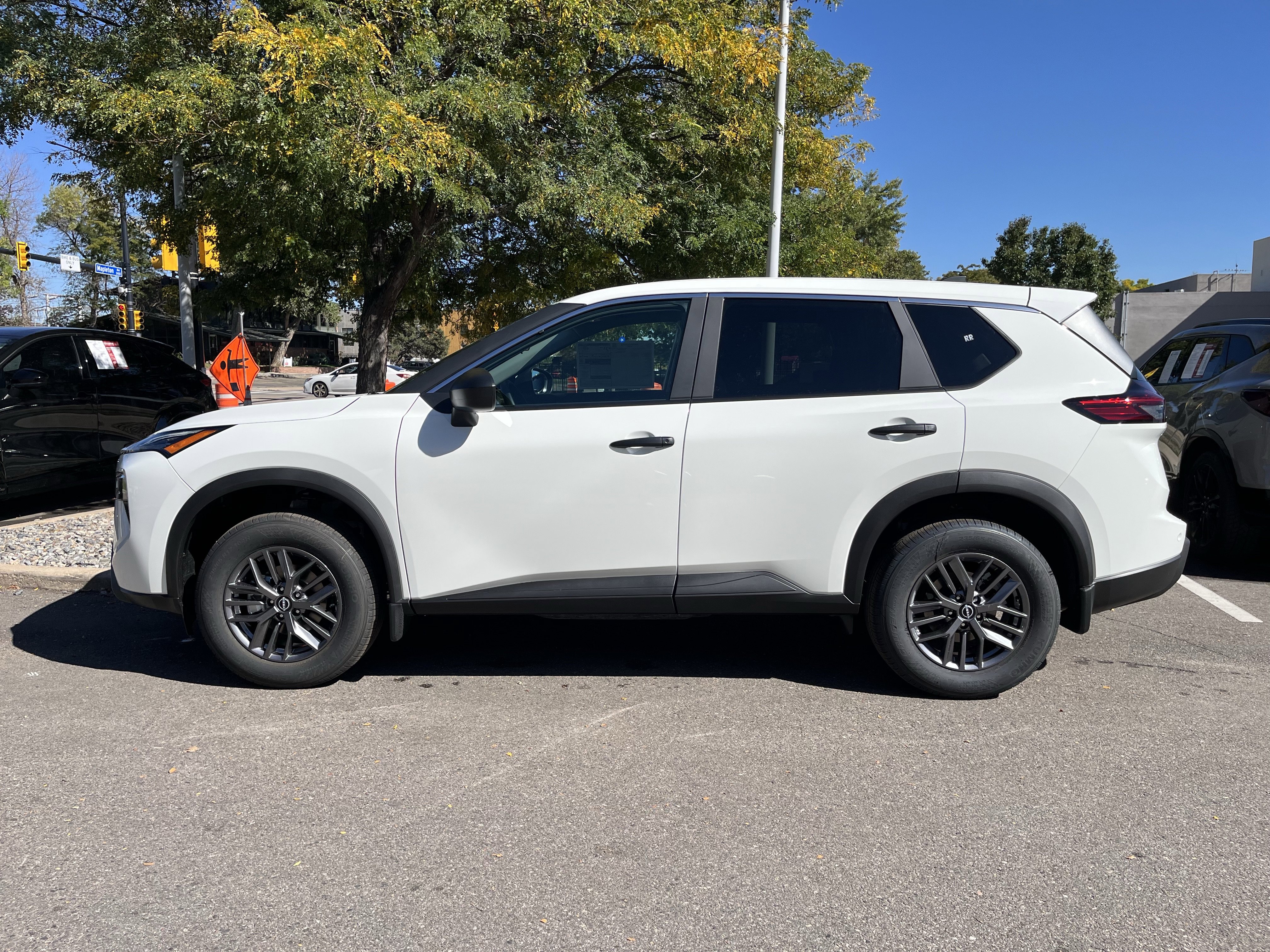 New 2026 Nissan Rogue S image 4