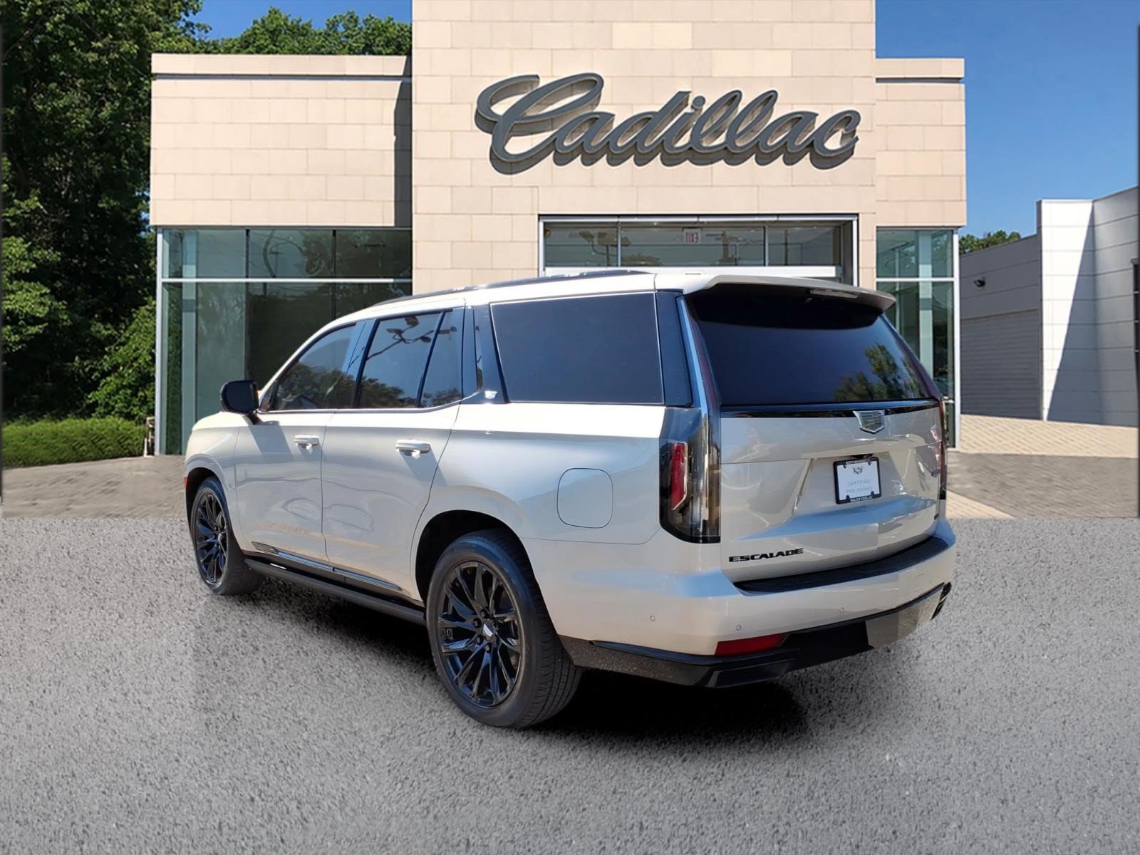 Certified 2024 Cadillac Escalade Sport Platinum w/ LPO, ONYX Package AWD/4WD image 3