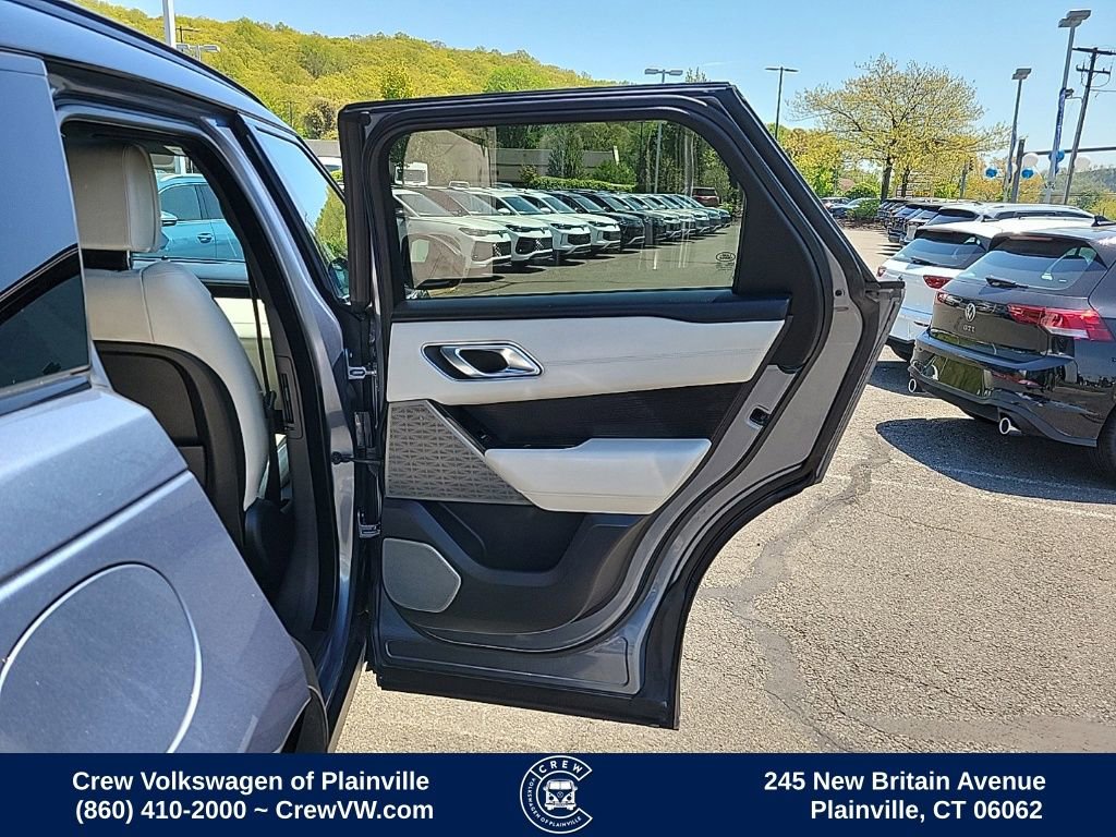 Used 2018 Land Rover Range Rover Velar R-Dynamic HSE AWD/4WD image 46