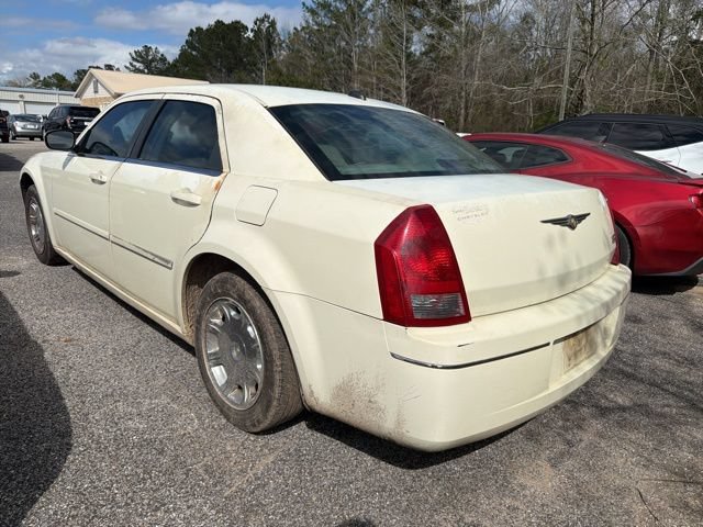 Used 2005 Chrysler 300 Touring RWD image 16