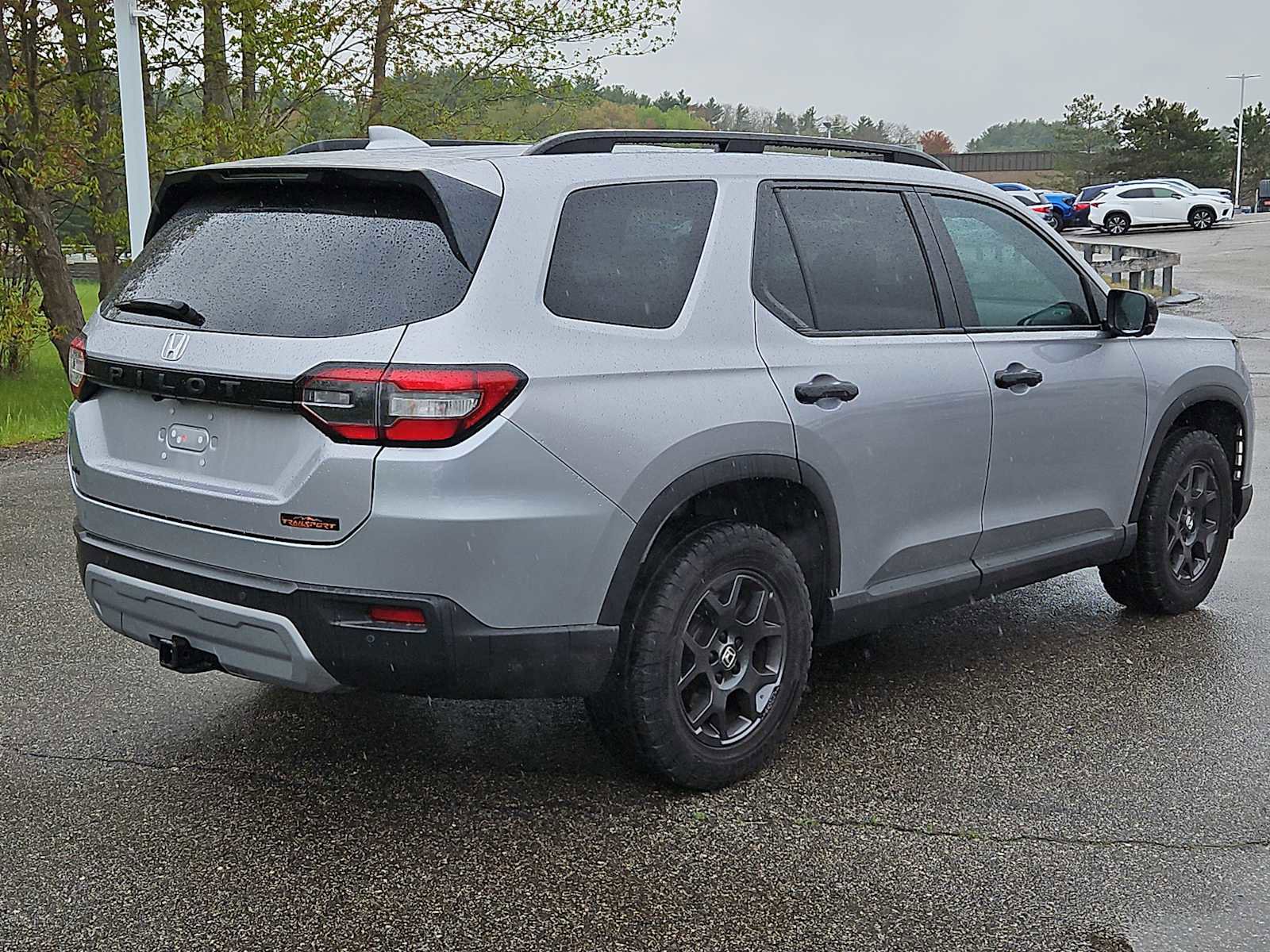 Certified 2025 Honda Pilot TrailSport image 8