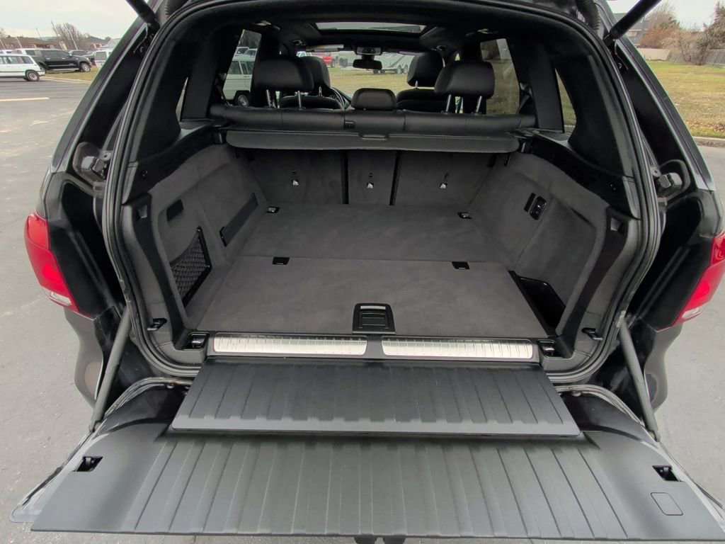 Used 2017 BMW X5 xDrive40e image 16