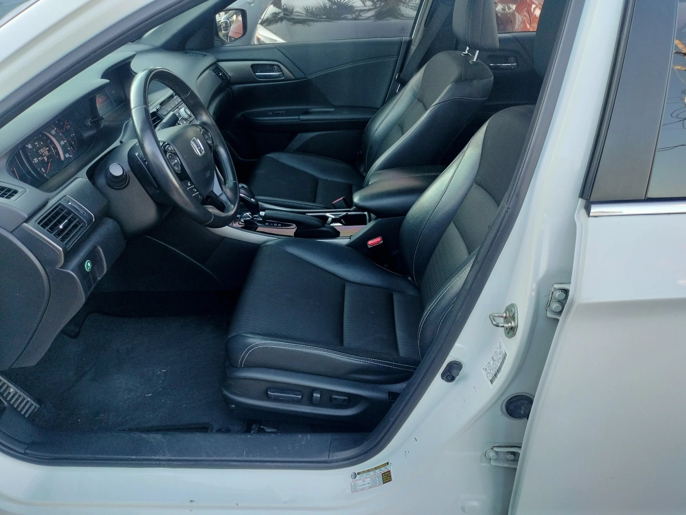Used 2017 Honda Accord Sport image 8