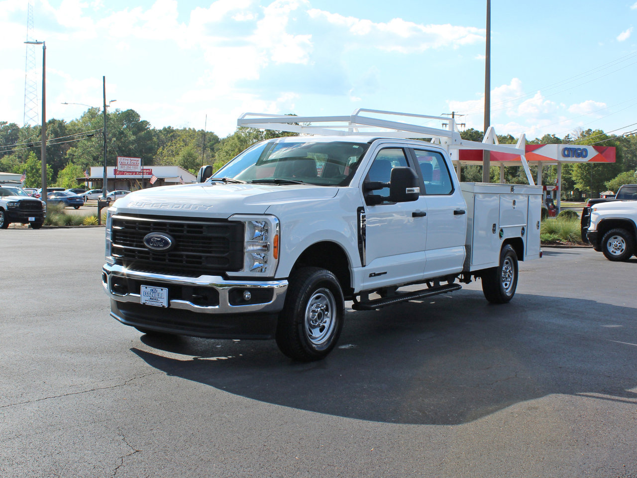 Used 2023 Ford F250 XL w/ Snow Plow/Camper Package image 9