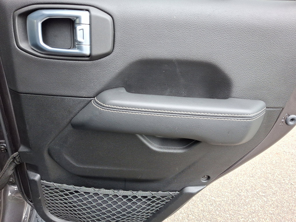 Used 2021 Jeep Wrangler Unlimited Sahara w/ Cold Weather Group image 14