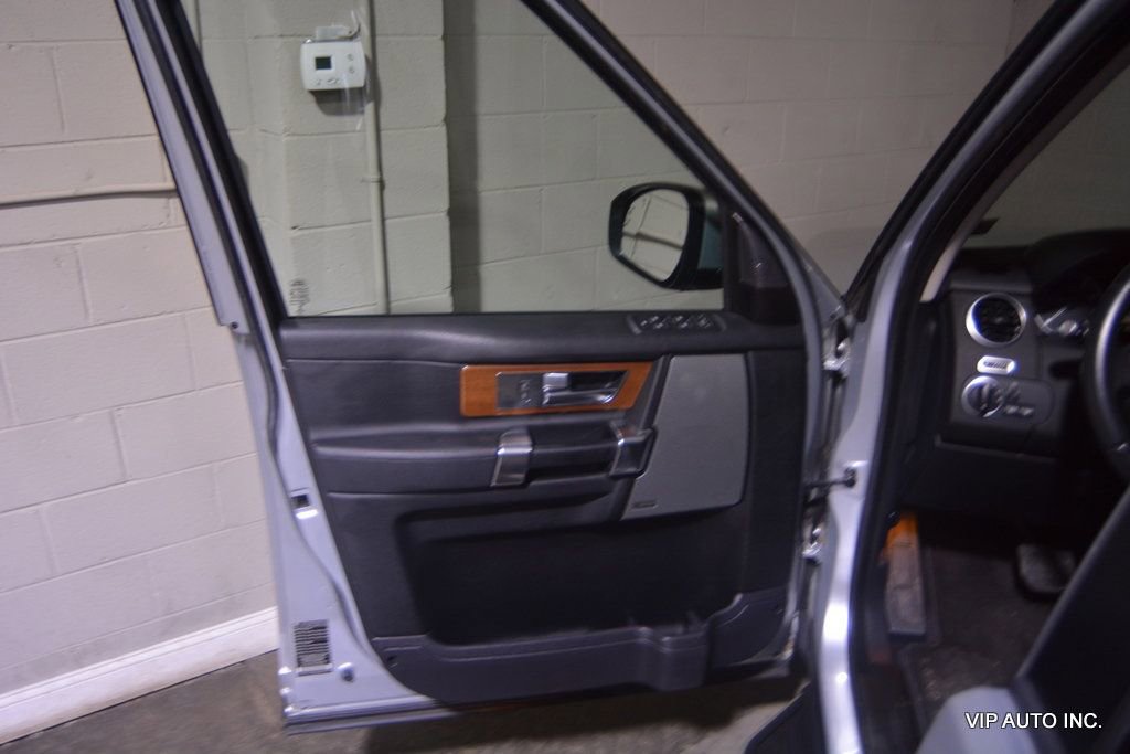 Used 2016 Land Rover LR4 4WD 4dr image 10