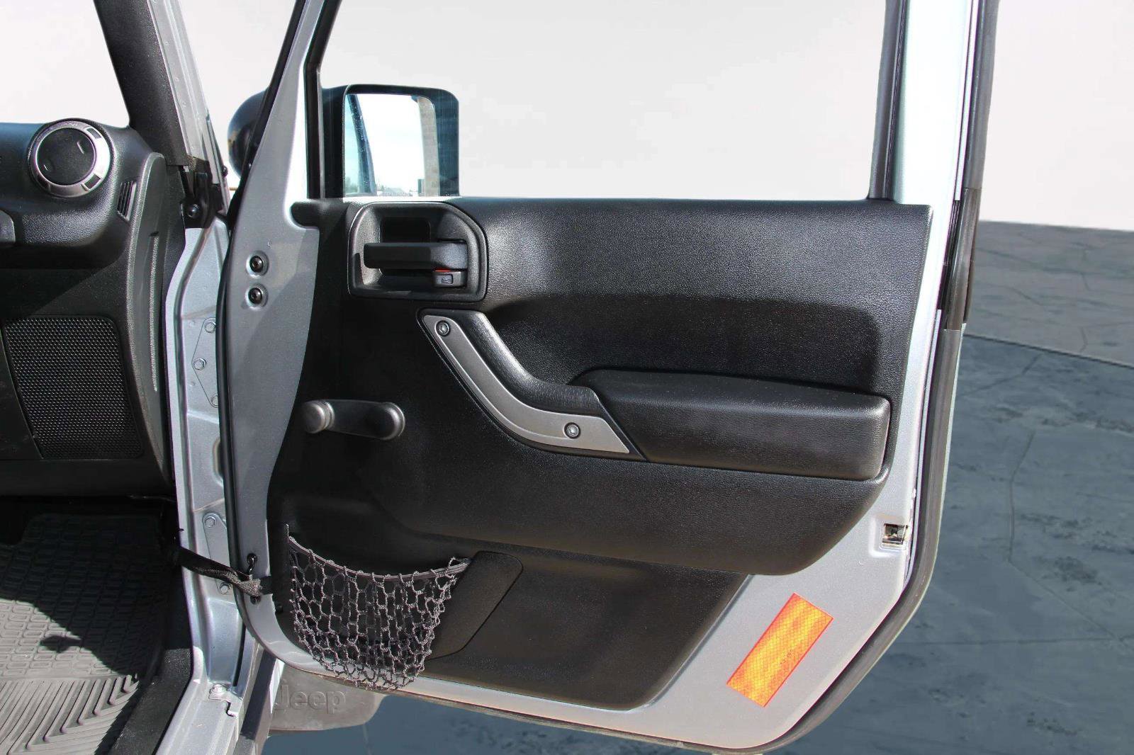 Used 2015 Jeep Wrangler Unlimited Sport image 26