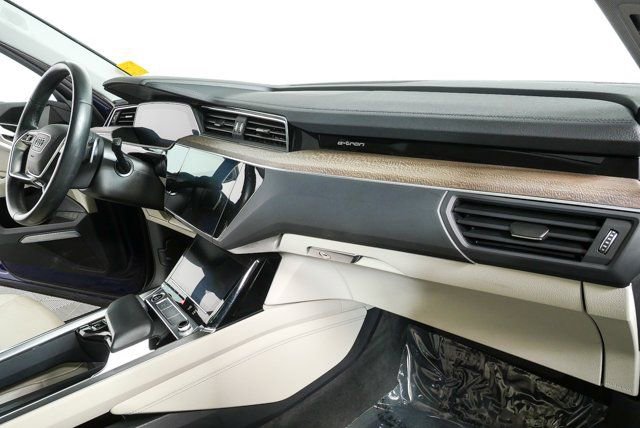 Certified 2023 Audi e-tron Premium Plus w/ Premium Plus Package AWD/4WD image 26