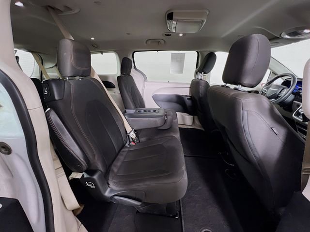 Used 2018 Chrysler Pacifica Touring Plus w/ Tire & Wheel Group image 40