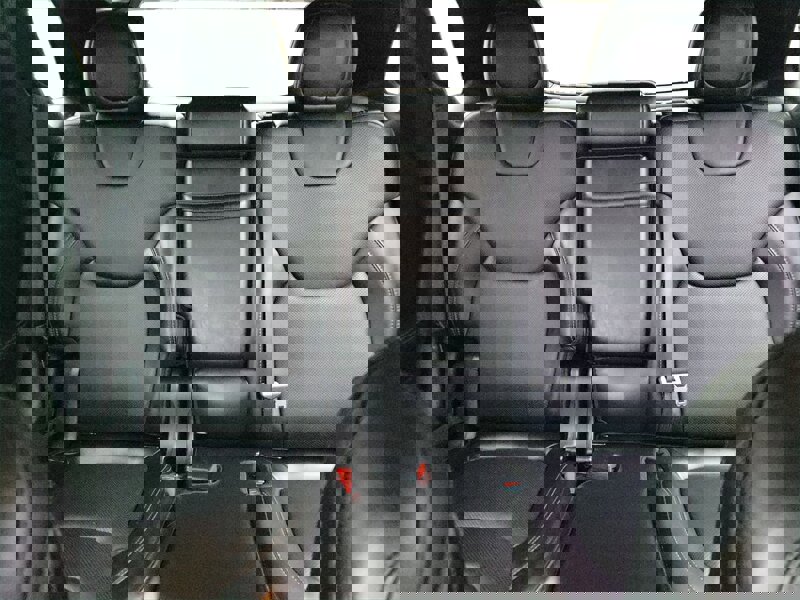 Used 2019 Jeep Cherokee Overland w/ Technology Group image 14