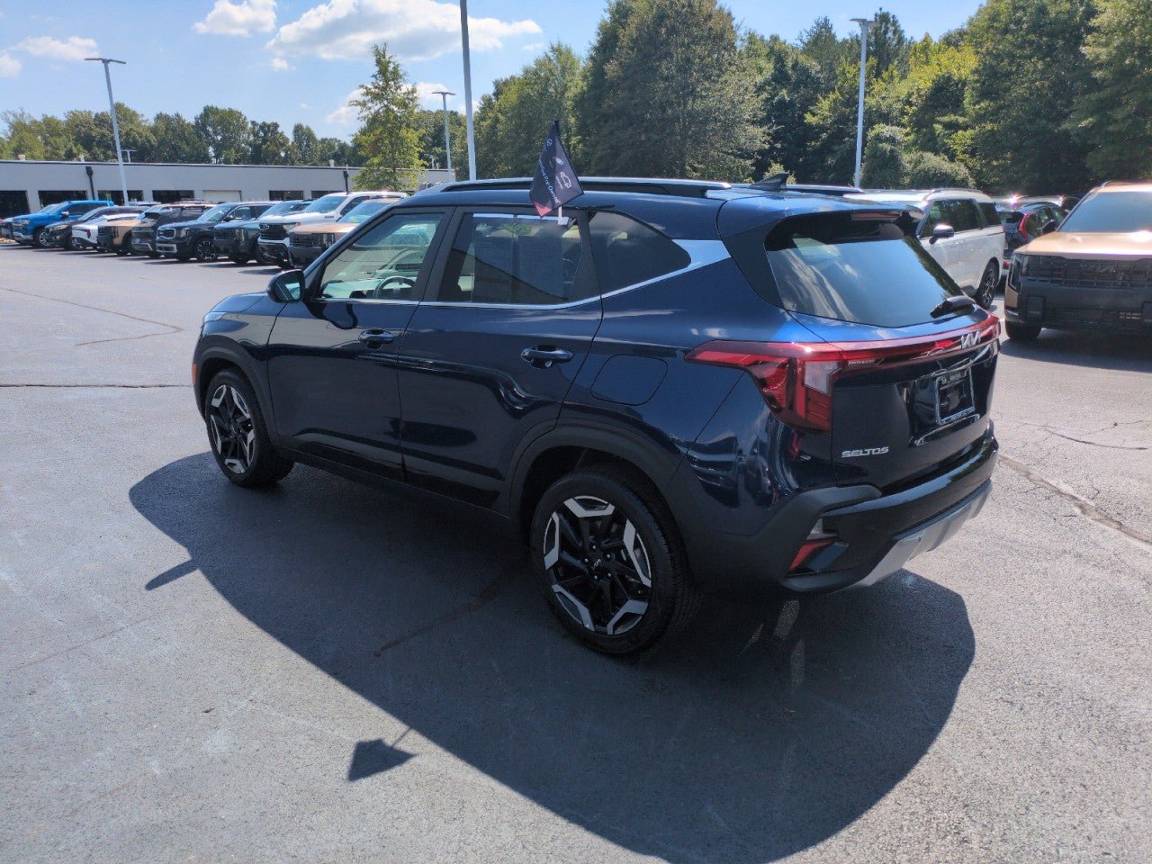 Certified 2024 Kia Seltos SX w/ SX Sunroof Package AWD/4WD image 5