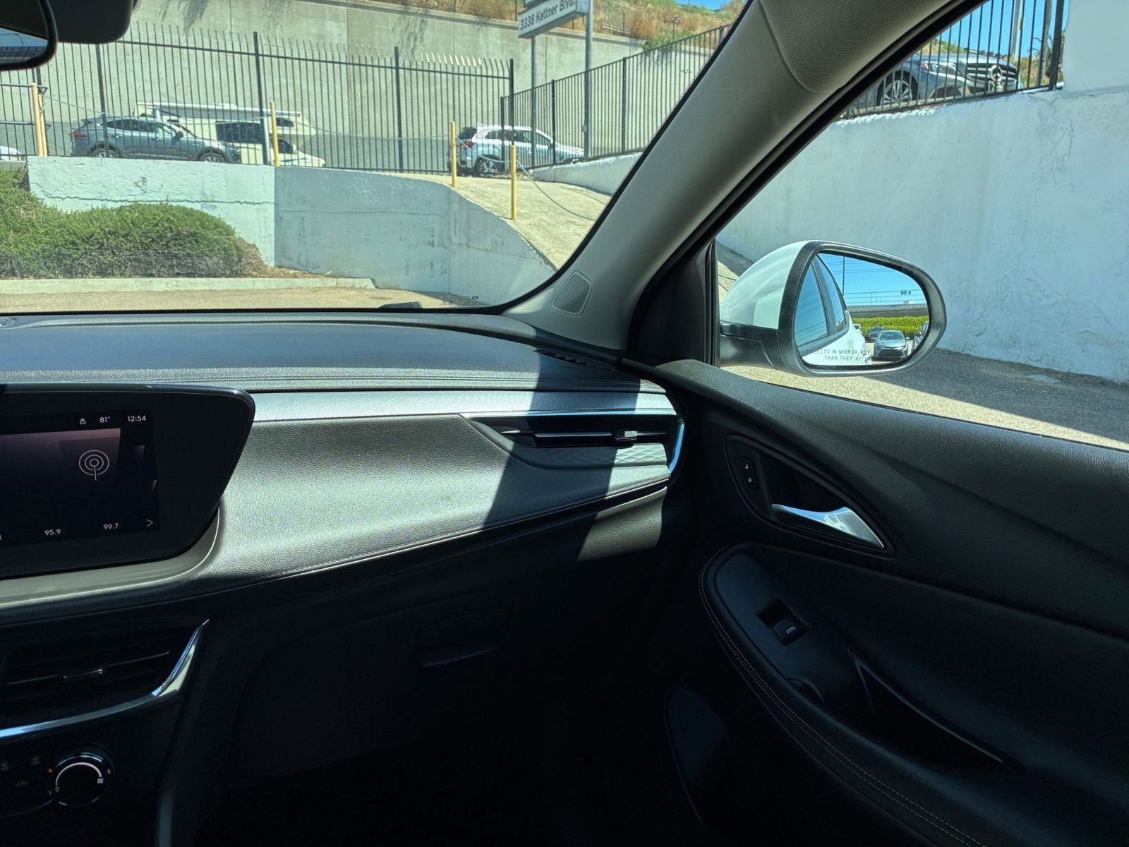 Used 2025 Buick Encore GX Preferred image 34