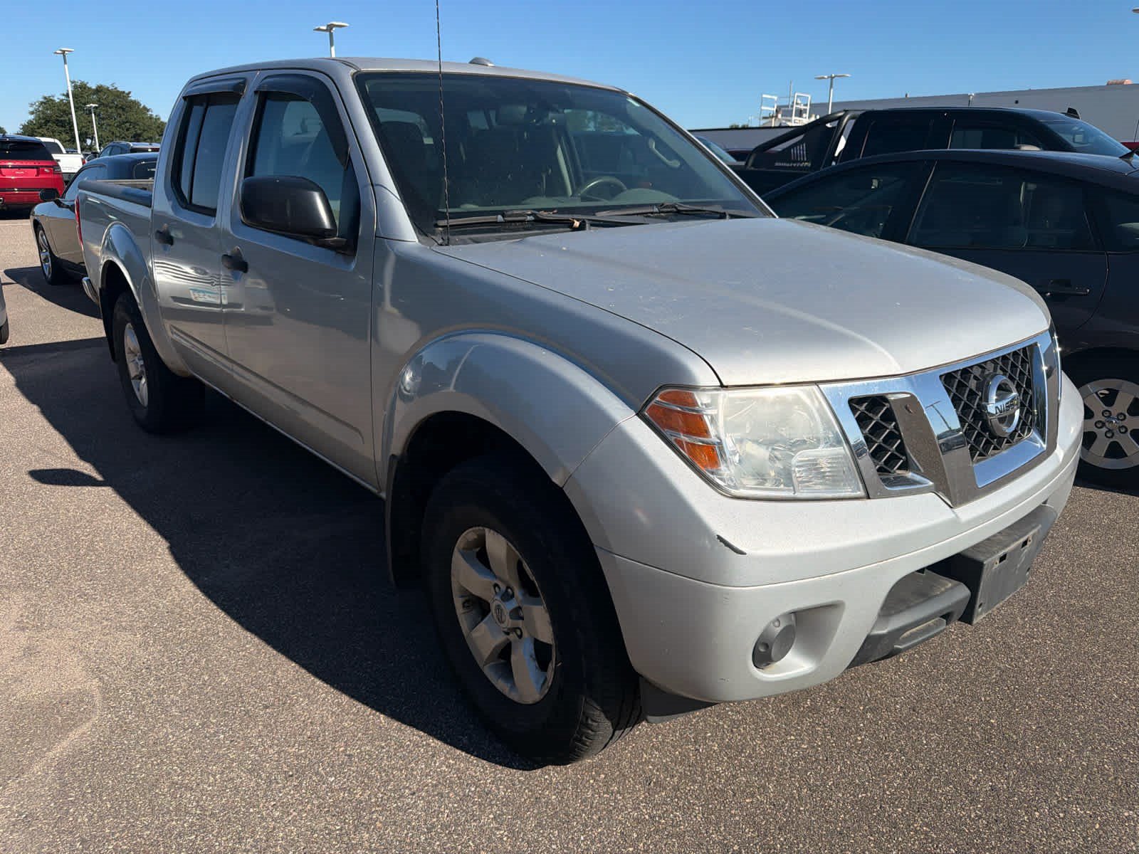 Used 2012 Nissan Frontier SV w/ SV Premium Utility Pkg AWD/4WD image 4