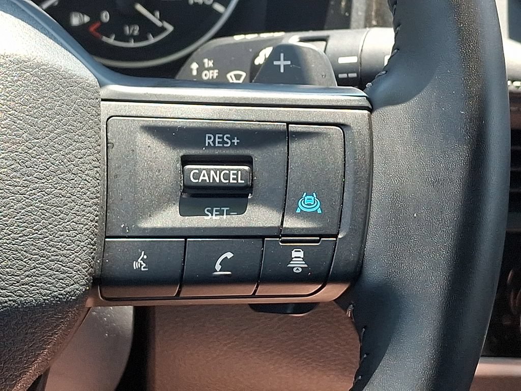 Used 2025 Nissan Rogue SV AWD/4WD image 21