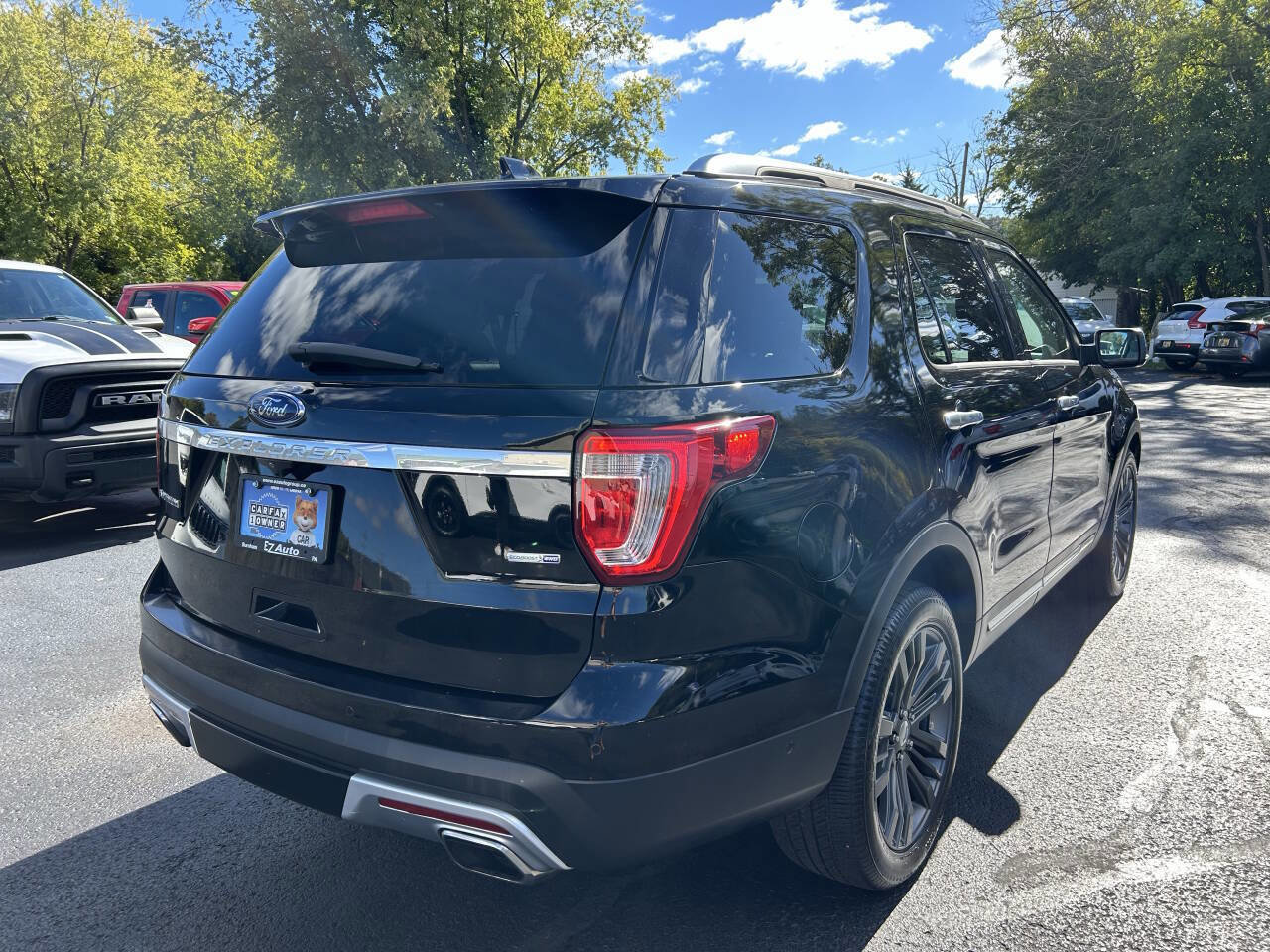 Used 2017 Ford Explorer Platinum image 10