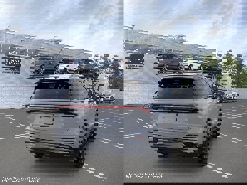 New 2026 Lincoln Nautilus Reserve image 8